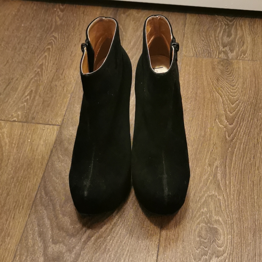 High heeled boots